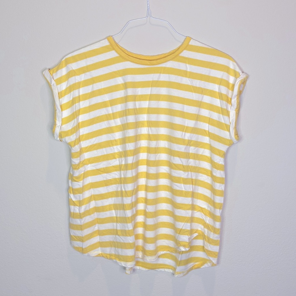 Yellow and White strip sleeveless women top. Size 2X